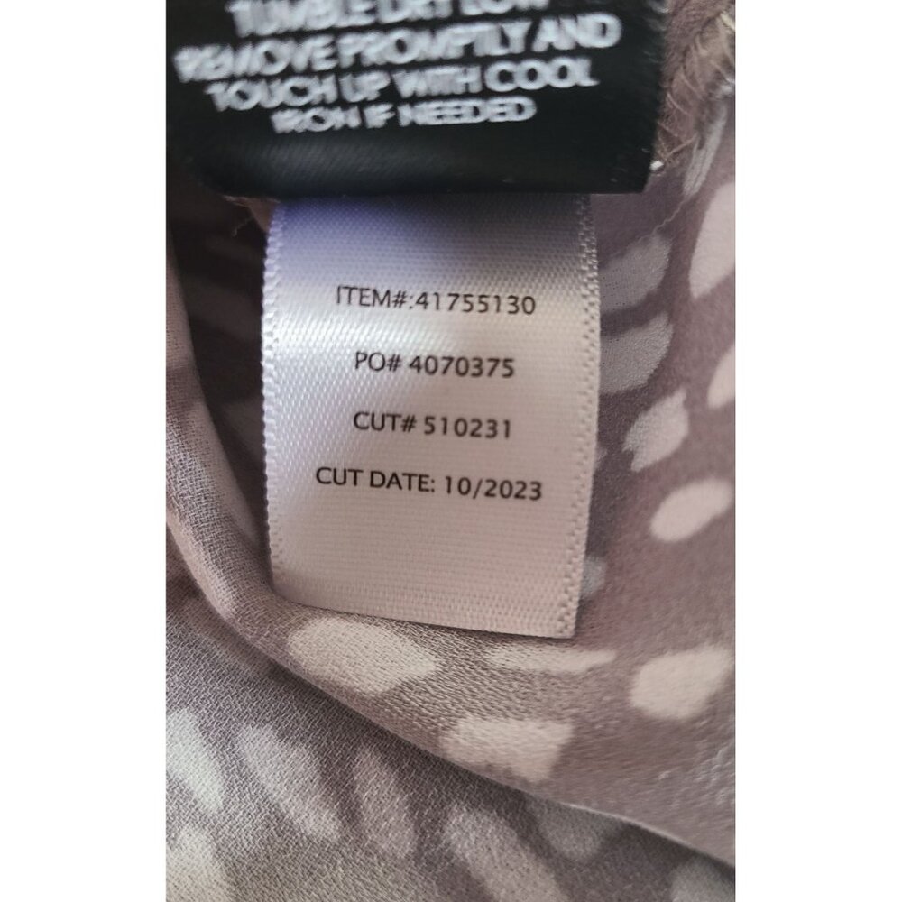Torrid Harper Women's Size 2 Gray White Polka Dot Blouse Short Flutter Sleeve - Picture 8 of 10